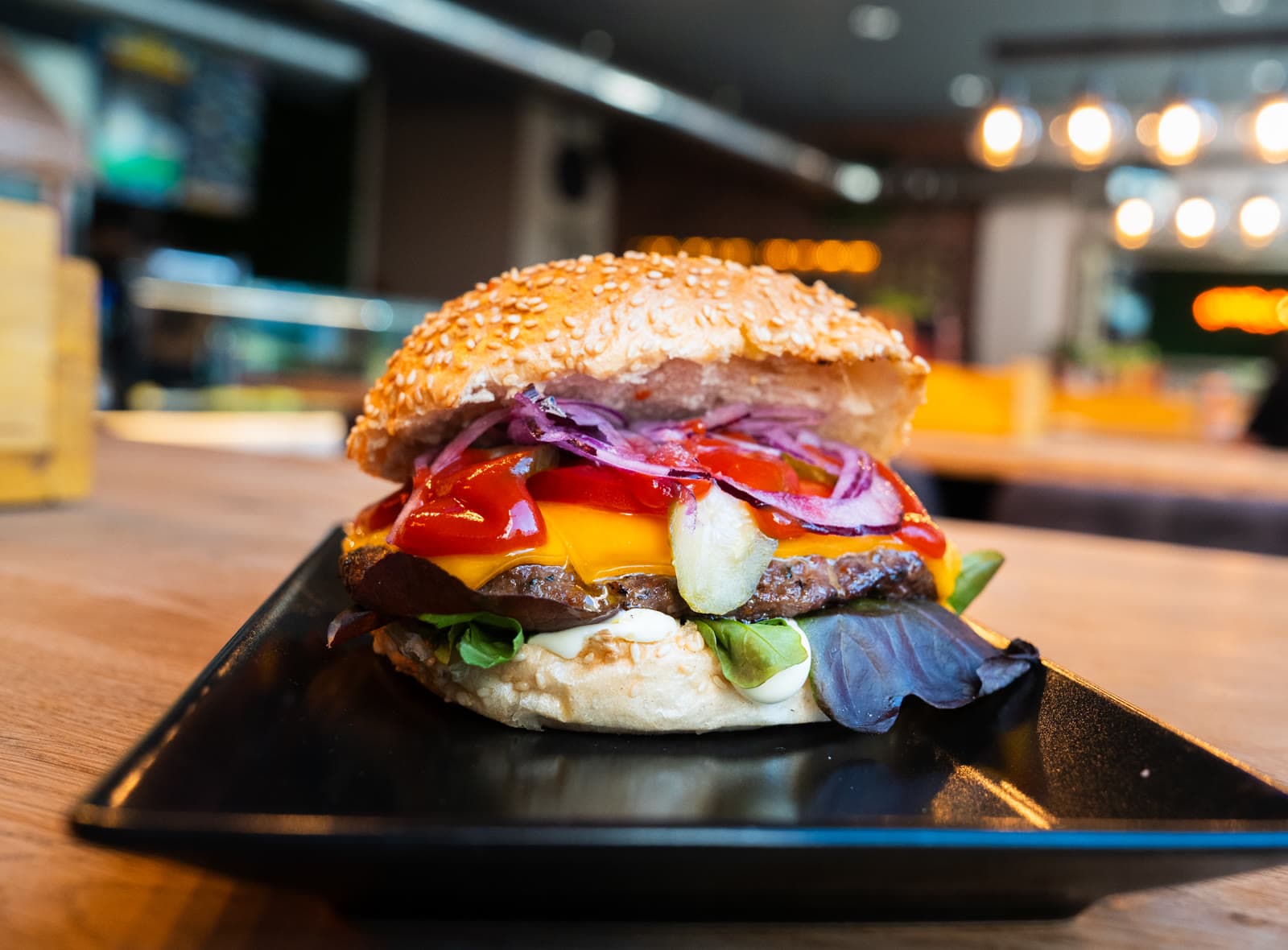 Grillhaus Burger — saftig und frisch belegt